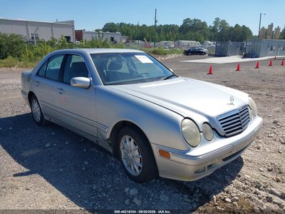 2000 Mercedes-Benz E 320