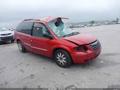 2005 Chrysler Town & Country