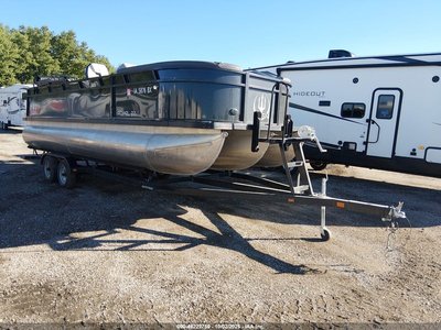 2023 Reign Marine Pontoon