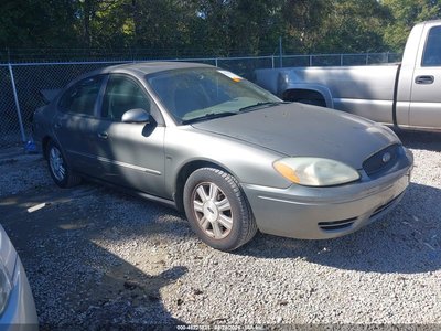 2004 Ford Taurus