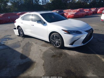 2025 Lexus ES 300h