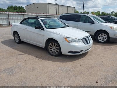 2013 Chrysler 200