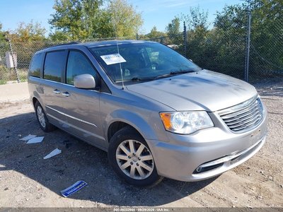 2016 Chrysler Town & Country