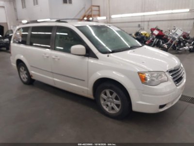 2010 Chrysler Town & Country