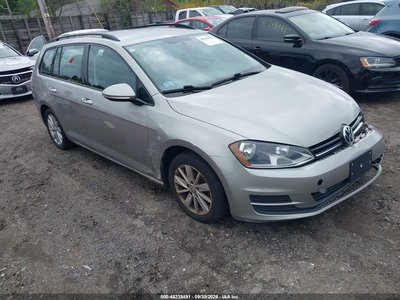 2016 Volkswagen Golf SportWagen