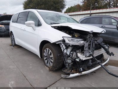 2022 Chrysler Pacifica Hybrid