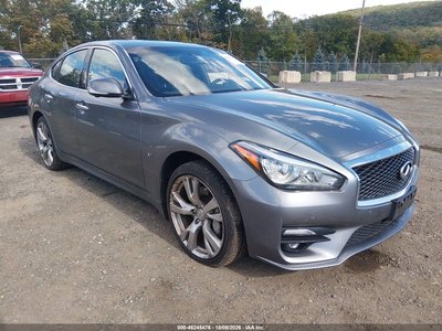2017 Infiniti Q70