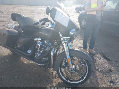 2018 Harley-Davidson FLHX