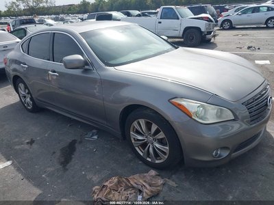 2012 Infiniti M37