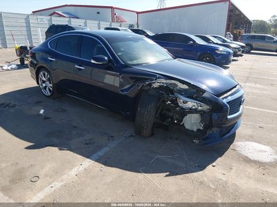 2017 Infiniti Q70