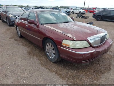 2003 Lincoln Town Car