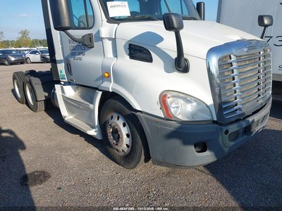 2014 Freightliner Cascadia 113