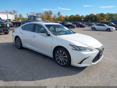 2021 Lexus ES