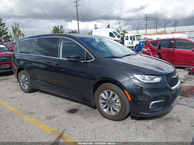 2023 Chrysler Pacifica Hybrid